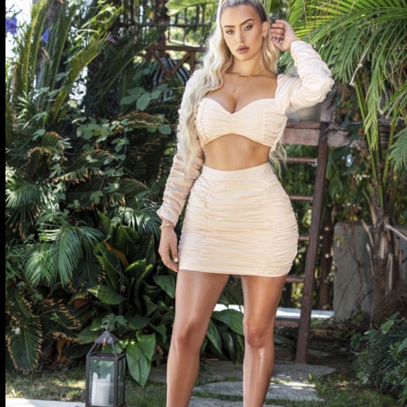 Missguided Dresses & Skirts - Cute salmon two piece mini skirt and crop top
